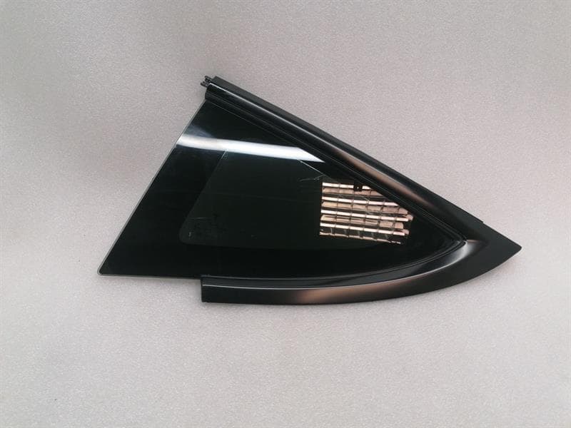TESLA Tesla Model 3 Left Rear Quarter Glass 1514978-01-C Door Panel 1/4 Rear Left