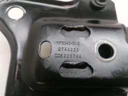 TESLA Tesla Model 3 Performance Holder Bracket 1075044-00-E Holder Carrier — thumbnail 5