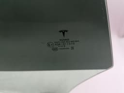 TESLA Tesla Model 3 Right Rear Door Glass 1077905-99-C Door Window Rear Right — thumbnail 6