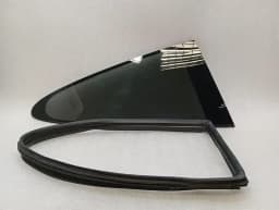 PORSCHE Porsche 911 996 Right Rear Quarter Glass 99654311203 Door Window 1⁄4 Rear Right — thumbnail 1