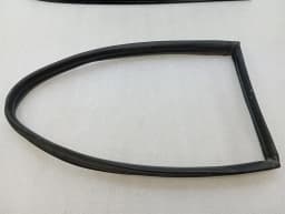 PORSCHE Porsche 911 996 Right Rear Quarter Glass 99654311203 Door Window 1⁄4 Rear Right — thumbnail 2