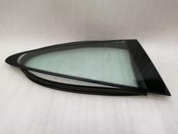 PORSCHE Porsche 911 997 right rear quarter glass 99754311200 door window 1/4 rear right — thumbnail 1