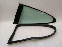 PORSCHE Porsche 911 997 left rear quarter glass 99754311105 door window 1⁄4 rear left — thumbnail 1