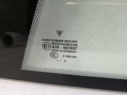 PORSCHE Porsche 911 997 left rear quarter glass 99754311105 door window 1⁄4 rear left — thumbnail 5