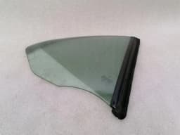 PORSCHE Porsche 911 997 Right Rear 1/4 Glass 99754311211 Door Window 1/4 Rear RH — thumbnail 9