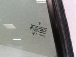 PORSCHE Porsche 911 997 Right Rear 1/4 Glass 99754311211 Door Window 1/4 Rear RH — thumbnail 5