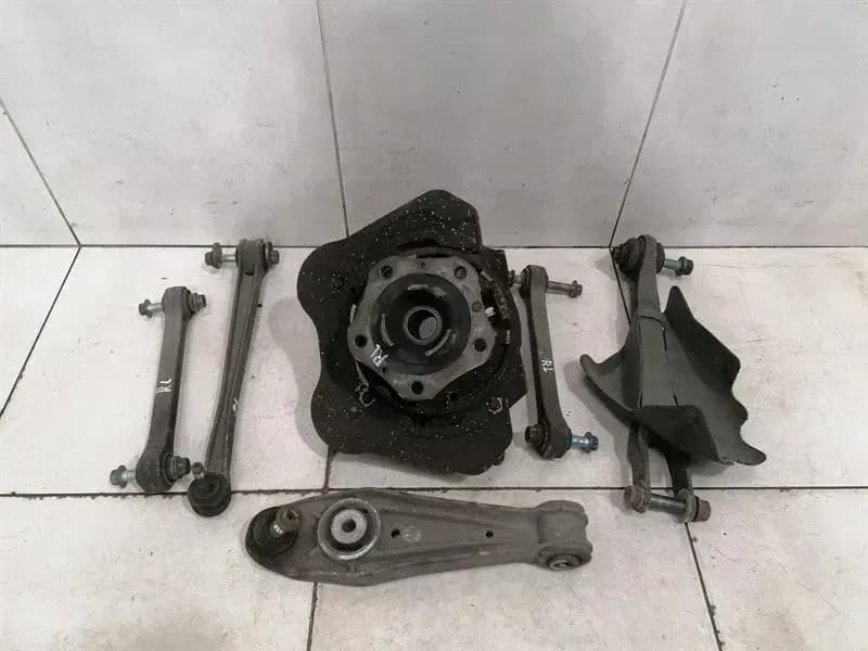 Porsche 911 997 Turbo Left Rear Hub 99733161107 Wheel Bearing Housing Rear Left