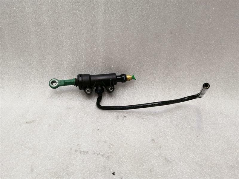 PORSCHE Porsche 911 996 Clutch Master Cylinder 99642317153 Transductor Cylinder