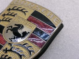 PORSCHE PORSCHE 911 993 LOGO CREST 90155921020 — thumbnail 3
