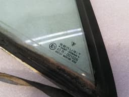 PORSCHE Porsche 911 993 Right Front 1/4 Glass 99354251200 Door Window 1/4 Front Right — thumbnail 9
