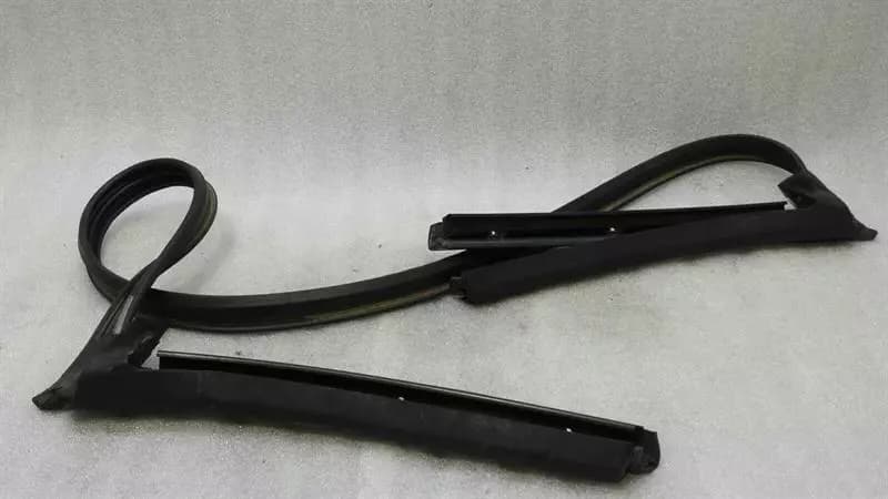 PORSCHE Porsche 911 997 Soft Top Seal 99756132700 Roof Top Seals