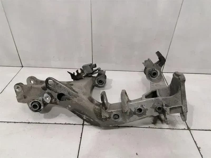 PORSCHE Porsche 911 996 subframe rear left 996331155 axle frame rear axle left