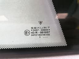 PORSCHE Porsche 911 996 Right Rear Quarter Glass 99654311203 Door Window 1⁄4 Rear Right — thumbnail 3