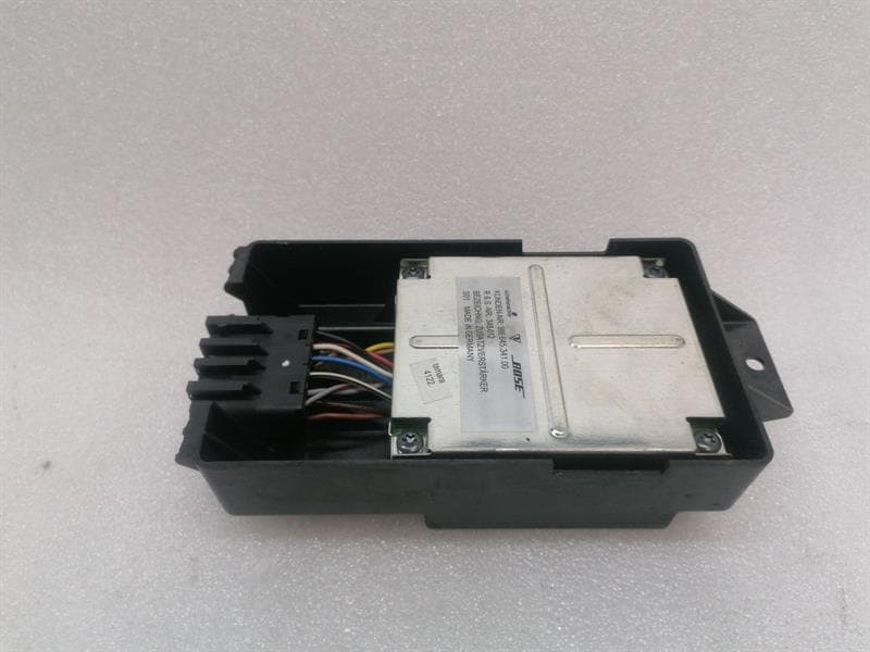PORSCHE Porsche 911 996 Amplifier 99664534100 Amplifier BOSE