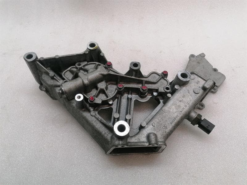 PORSCHE Porsche 911 996 oil pump 99610701202 oil pump oil auxiliary pump