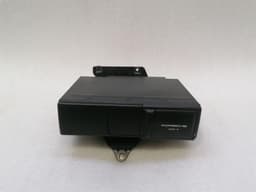 PORSCHE Porsche 911 996 CD Changer 99664514002 CD Changer — thumbnail 1