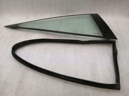 PORSCHE Porsche 911 996 TARGA Right Rear 1/4 Glass 99654311106 Glass 1⁄4 Rear Right MK2 — thumbnail 1