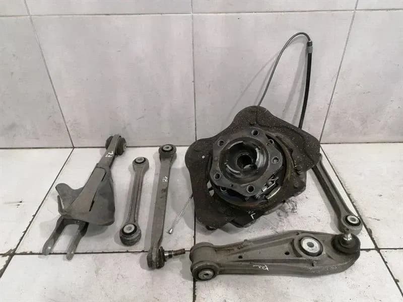 PORSCHE Porsche 911 997 GT3 Left Rear Hub 99733111107 Wheel Bearing Housing Rear Left