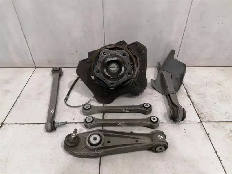 PORSCHE Porsche 911 997 GT3 Right Rear Hub 99733111207 Wheel Bearing Housing Rear Right