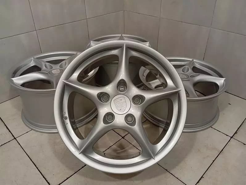 PORSCHE Porsche 911 996 Alloy Wheel 99636213603 Alloy Rim Carrera R18