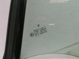 PORSCHE Porsche 911 996 left rear quarter glass 99654311108 door window rear Li convertible — thumbnail 3