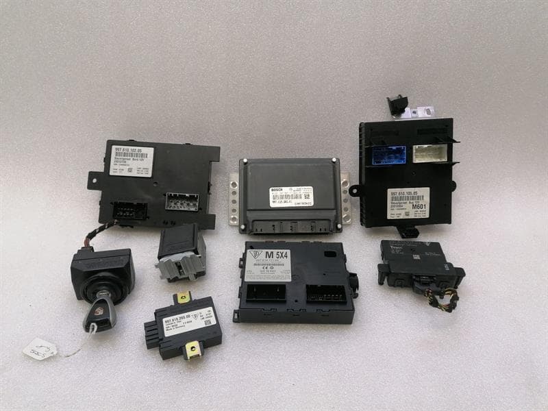 PORSCHE Porsche 911 997 Engine ECU Set 99761860101 Engine Control Unit Set MK1 3.6