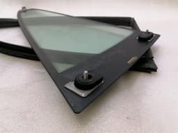 PORSCHE Porsche 911 997 left rear quarter glass 99754311100 door window 1/4 rear left — thumbnail 5
