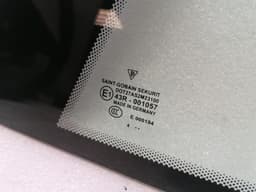 PORSCHE Porsche 911 997 left rear quarter glass 99754311100 door window 1/4 rear left — thumbnail 6