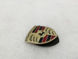 PORSCHE PORSCHE 911 997 99755921100 COATS OF ARMS LOGO HOOD BONNET — thumbnail 2
