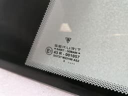 PORSCHE Porsche 911 996 Left Rear Quarter Glass 99654311103 Door Window 1⁄4 Rear Left — thumbnail 8