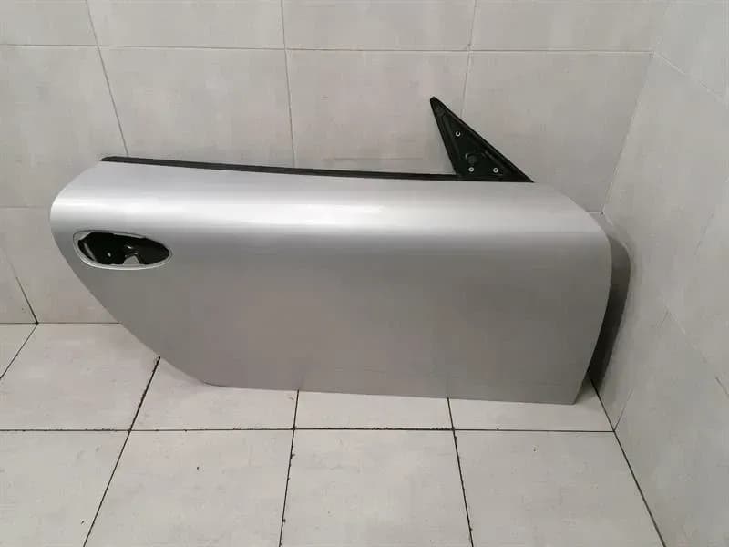 Porsche 911 997 right front door 99753101204 door front right