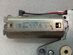 PORSCHE Porsche 911 996 Sun Roof Engine 99662422100 Sunroof Motor Targa — thumbnail 2