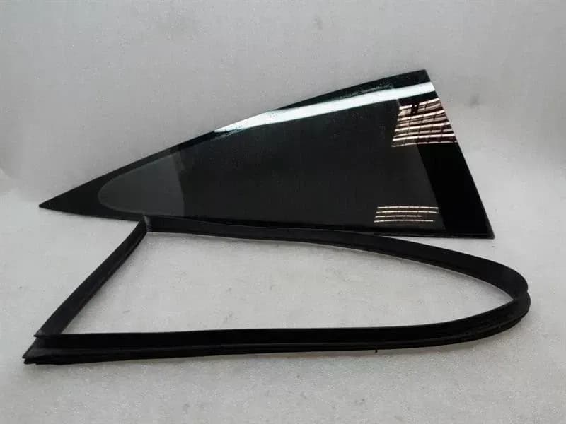 PORSCHE Porsche 911 996 left rear 1/4 glass 99654311106 door window 1/4 rear LH