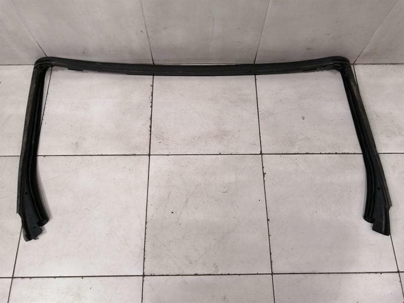 MERCEDES-BENZ Mercedes SLK R171 FRONT WINDSHIELD RUBBER A1717200178 gasket windshield