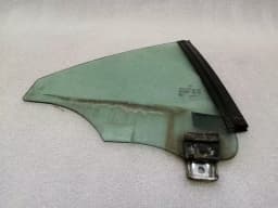 MERCEDES-BENZ Mercedes SLK R171 Right Rear Quarter Glass A1717350200 Door Glass 1/4 Rear Right — thumbnail 1