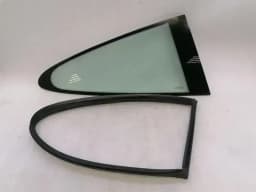 PORSCHE Porsche 911 996 right rear quarter glass 99654311203 door window 1/4 rear right — thumbnail 1
