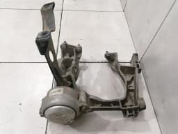 PORSCHE Porsche Cayman 987 Right Subframe + Gearbox Mount 9A137504220 Transmission Holder Re — thumbnail 1