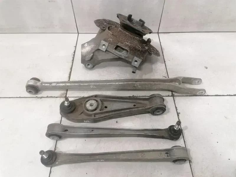 Porsche Cayman 987 Left Rear Hub 98733165706 Wheel Bearing Housing Rear Left