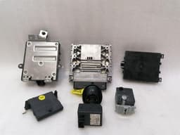 PORSCHE Porsche Cayman 987 Engine ECU 99761860705 Engine Control Unit — thumbnail 10