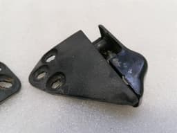 FERRARI FERRARI F355 F129 SPIDER 63682700 TOP LOCKING STRIKER PLATE — thumbnail 3
