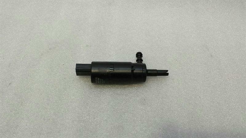 Porsche Boxster 987 washer fluid pump 99762450200 washer water pump