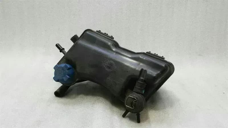 PORSCHE Porsche Boxster 981 expansion tank 98110604702 expansion tank cooling water
