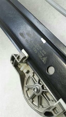 PORSCHE Porsche Boxster 981 991 Right Front Door Winder 99154207600 Window Regulator Right — thumbnail 2