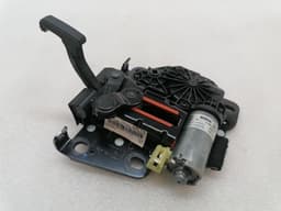 PORSCHE Porsche 911 991 99156111700 convertible top lock soft top lock roof lock catch — thumbnail 2