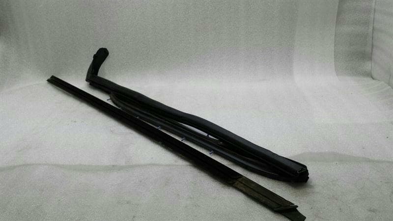 PORSCHE Porsche 911 991 right door moulding 99153708601 right door strip