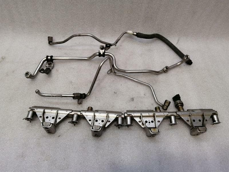 PORSCHE Porsche 911 991 Fuel Rail 9A111085903 Injection Strip Pipe Distributor