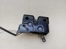 PORSCHE Porsche Cayman 987 Bonnet Lock 98751205300 Hood Lock — thumbnail 2