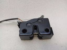 PORSCHE Porsche Cayman 987 Bonnet Lock 98751205300 Hood Lock — thumbnail 7
