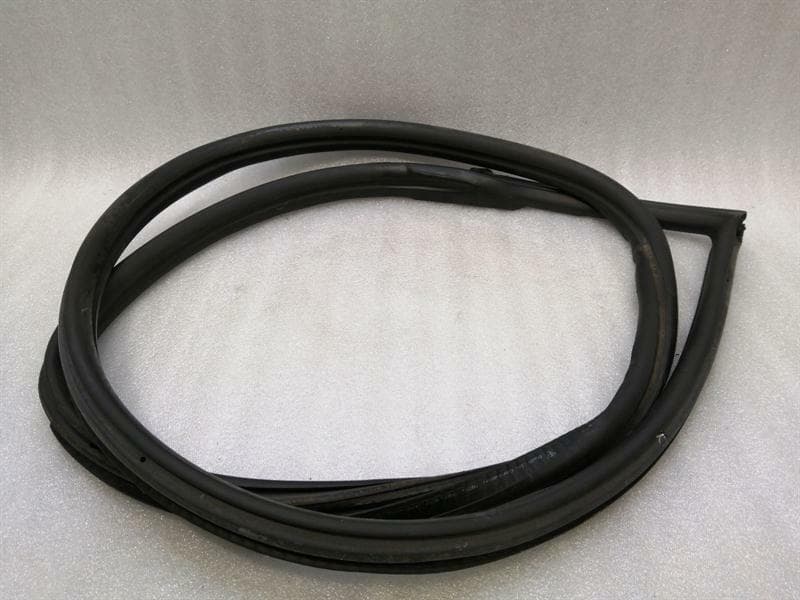 Porsche Cayman 987 Right Door Seal 98753707601 Door Seals Re