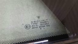 PORSCHE Porsche 911 996 right rear 1/4 glass 99654311203 door window 1/4 rear right — thumbnail 3